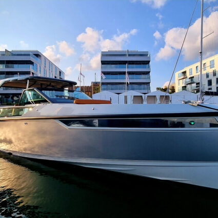 Polboat Yachting Festival, największa wystawa jachtów w Polsce - impreza wodowania jachtu Baltica